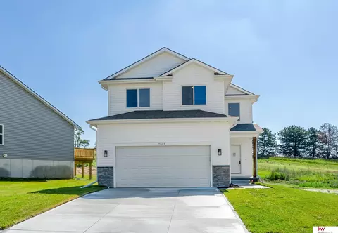 7810 N 94 Cir, Omaha, NE 68122