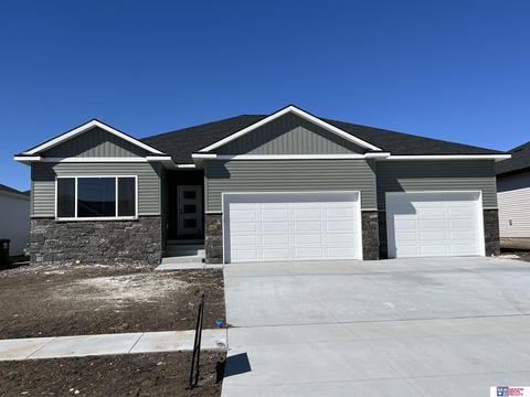 11917 N 144th St, Waverly, NE 68462