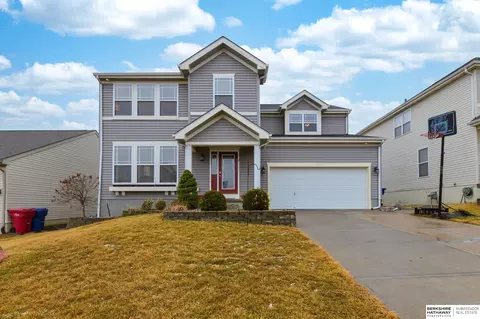 15513 King Cir, Bennington, NE 68007