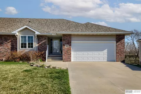 2616 Fountain Cir, Plattsmouth, NE 68048