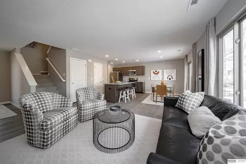 17066 Hawthorne Ave, Omaha, NE 68118