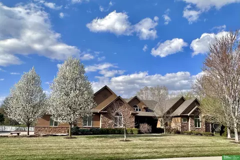 1209 Ranch View Ln, Elkhorn, NE 68022