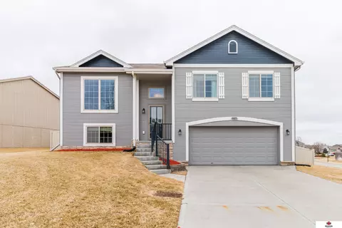 4413 Brook St, Bellevue, NE 68123