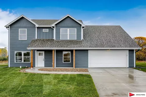 317 Lilac St, Valley, NE 68064