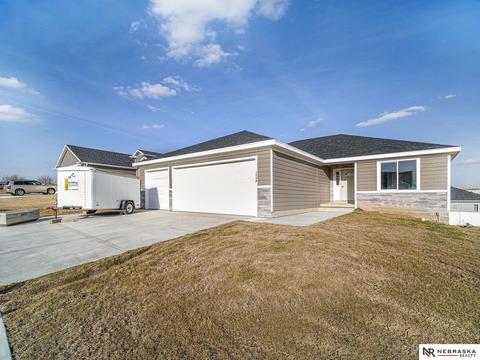 1808 NW 55th St, Lincoln, NE 68528
