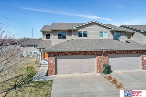 8700 Fontaine Dr, Lincoln, NE 68526
