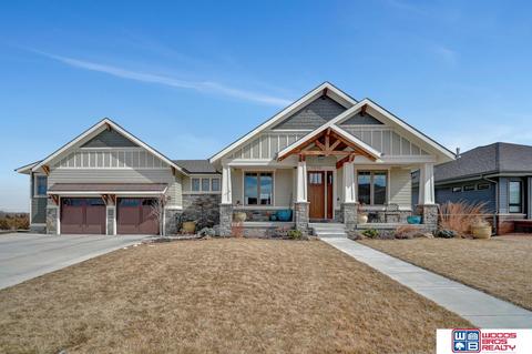 7010 NW 2nd St, Lincoln, NE 68521