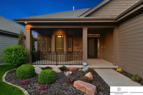 1169 S 212 Cir, Elkhorn, NE 68022