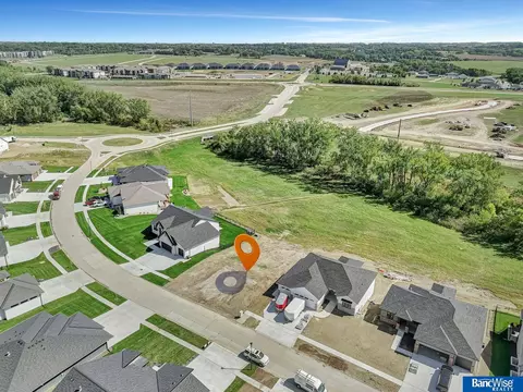 3525 Tree Line Dr, Lincoln, NE 68516