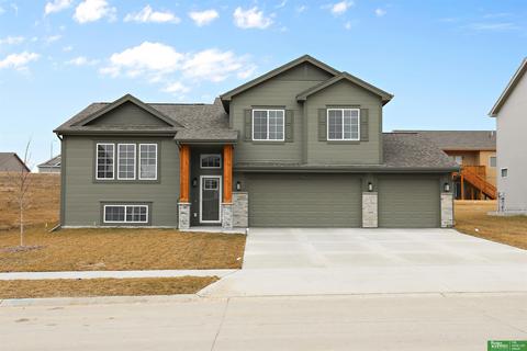 11748 S 113th St, Papillion, NE 68046