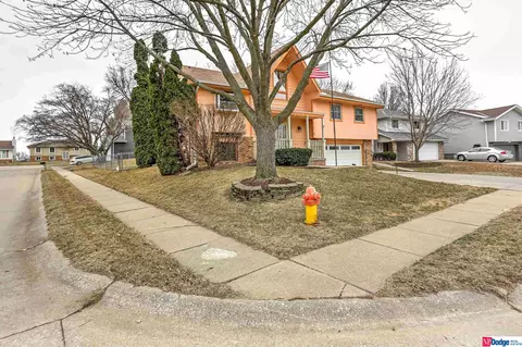 11605 Rambleridge Rd, Omaha, NE 68164