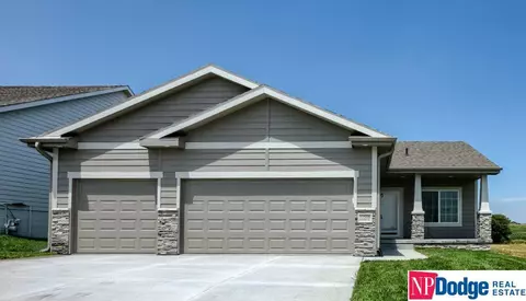 17609 Scott St, Bennington, NE 68007