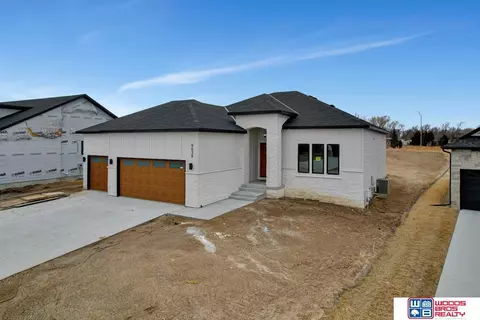 9639 Topher Blvd, Lincoln, NE 68526