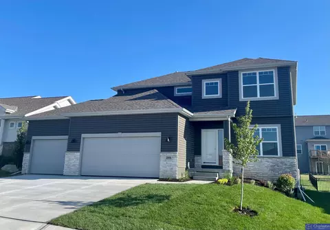 20906 Fowler Ave, Elkhorn, NE 68022