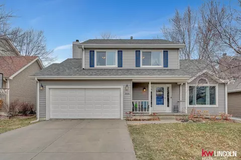2820 Jane Ln, Lincoln, NE 68516