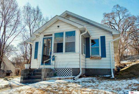 6771 Bedford Ave, Omaha, NE 68104