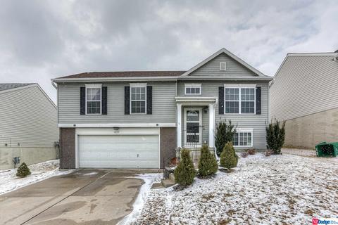 8737 Quest St, Omaha, NE 68122