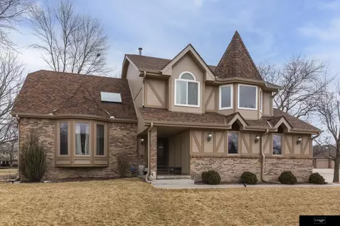 16291 Rolling Ridge Rd, Omaha, NE 68135