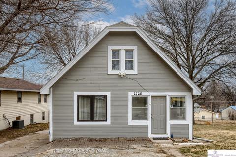 2728 Olive St, Bellevue, NE 68147