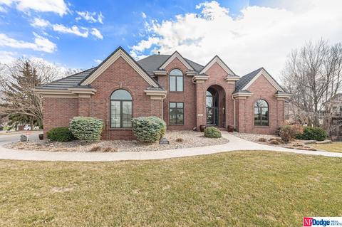13433 Eagle Run Dr, Omaha, NE 68164