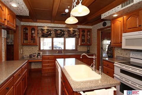 1908 S 4th Ave, Beatrice, NE 68310 photo 23