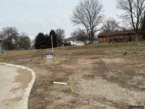 702 Timberline Cir, Milford, NE 68405