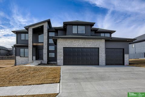 19023 Sycamore Dr, Gretna, NE 68028