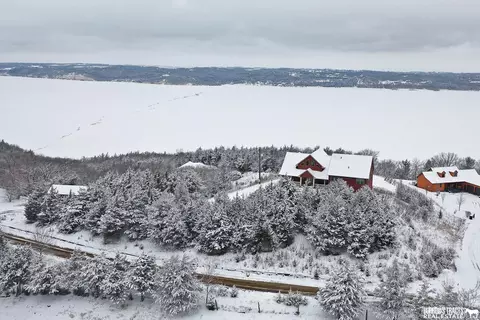 10 Elkhorn St, Crofton, NE 68730