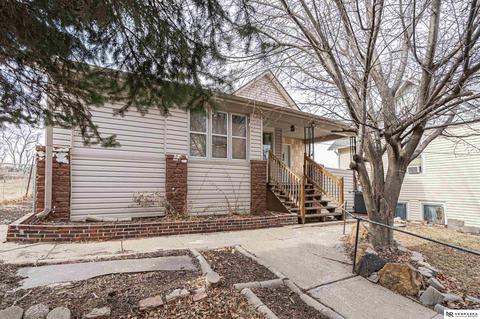 1452 S 17th St, Omaha, NE 68108