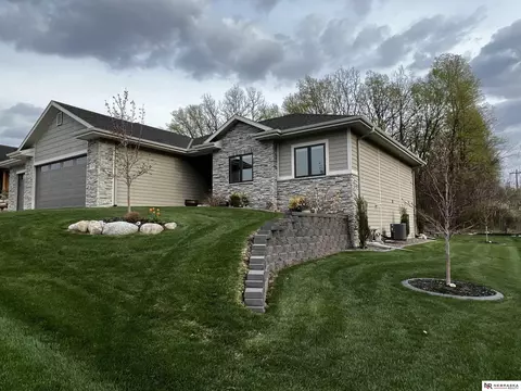 2477 Grant Cir, Blair, NE 68008