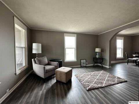 2318 Deer Park Blvd, Omaha, NE 68108