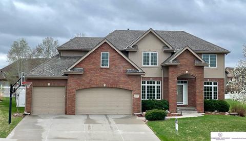 16167 Pinkney St, Omaha, NE 68116