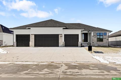 5502 N 208th St, Elkhorn, NE 68022