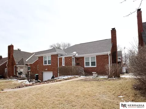 5031 Bedford Ave, Omaha, NE 68104