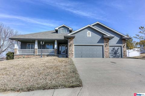 1308 Joy St, Papillion, NE 68046