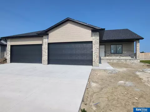 505 S Front St, Hallam, NE 68368