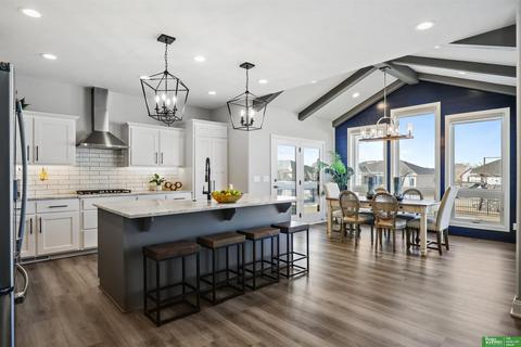 12710 S 75th St, Papillion, NE 68046