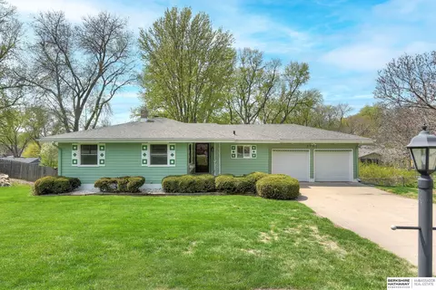 1702 S 93 St, Omaha, NE 68124