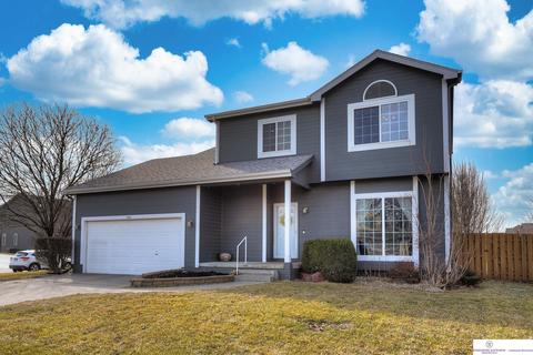 1001 Valleyview Dr, Papillion, NE 68046