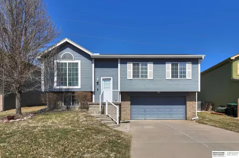 7558 Howell St, Omaha, NE 68122