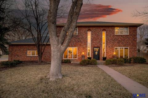 5842 Woodstock Ave, Lincoln, NE 68512