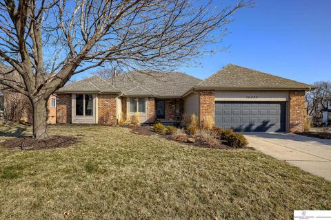 16252 Rolling Ridge Rd, Omaha, NE 68135