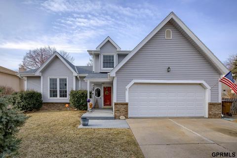 2513 Casey Cir, Bellevue, NE 68123