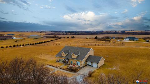 1718 County Rd E, Wahoo, NE 68066