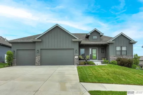 7384 N 169 St, Bennington, NE 68007