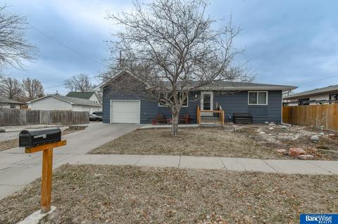 2210 Griffith St, Lincoln, NE 68503