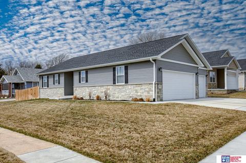 745 S 41st Cir, Lincoln, NE 68510