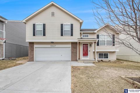 19627 V St, Omaha, NE 68135