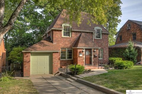 2047 N 54 St, Omaha, NE 68104