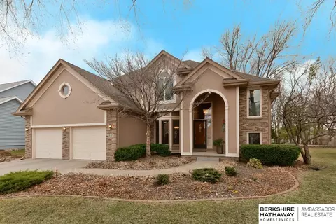 503 W Centennial Rd, Papillion, NE 68046